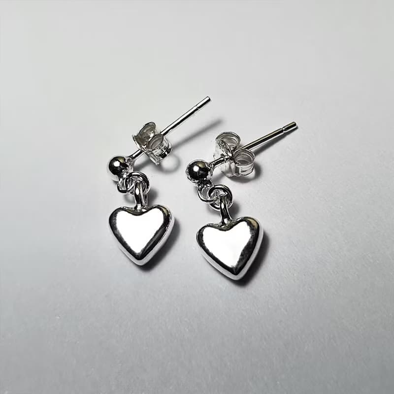 (925 Sterling Silver) Simple Heart Charm Earring