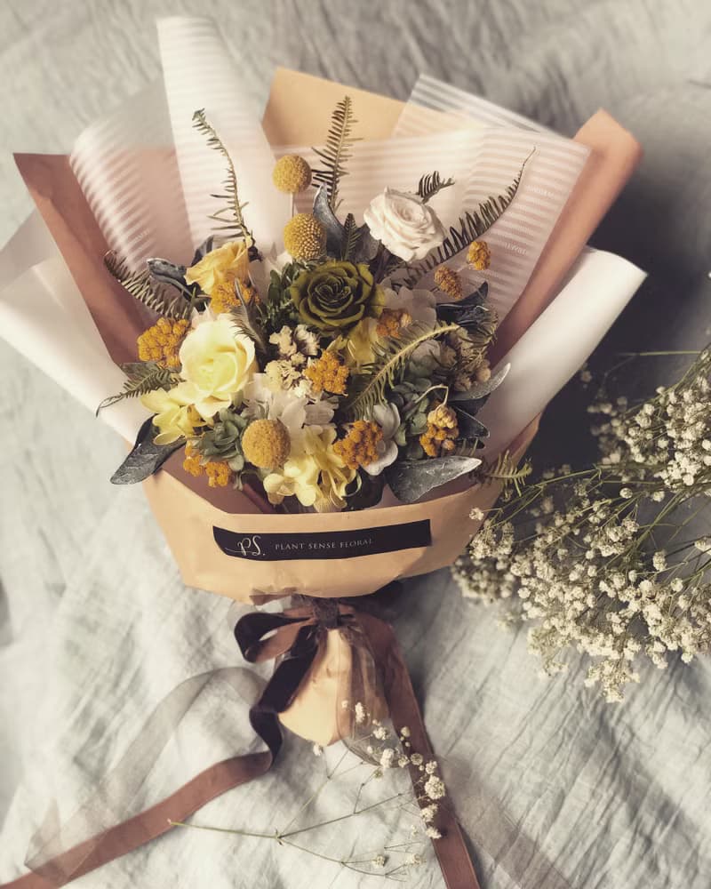 母親節花禮畢業花禮生日【經典花禮】澄黃草木綠色系永生花桌