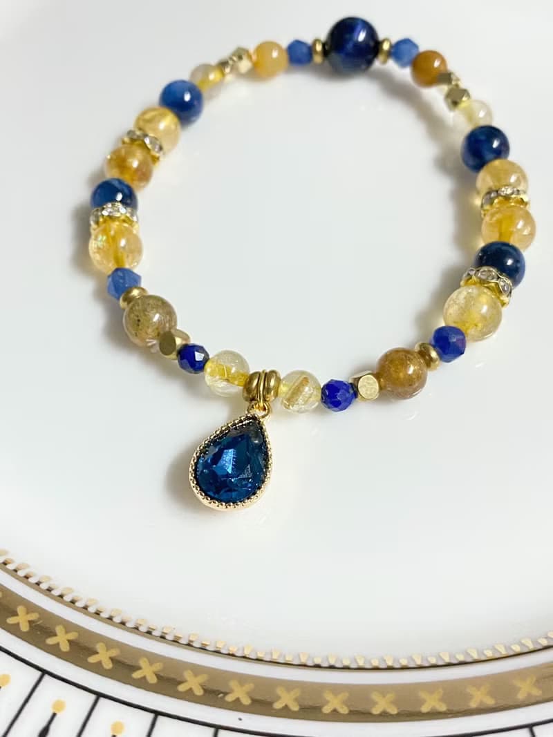 【那芙蒂蒂的驚艷】藍晶石 鈦晶 水晶手鍊