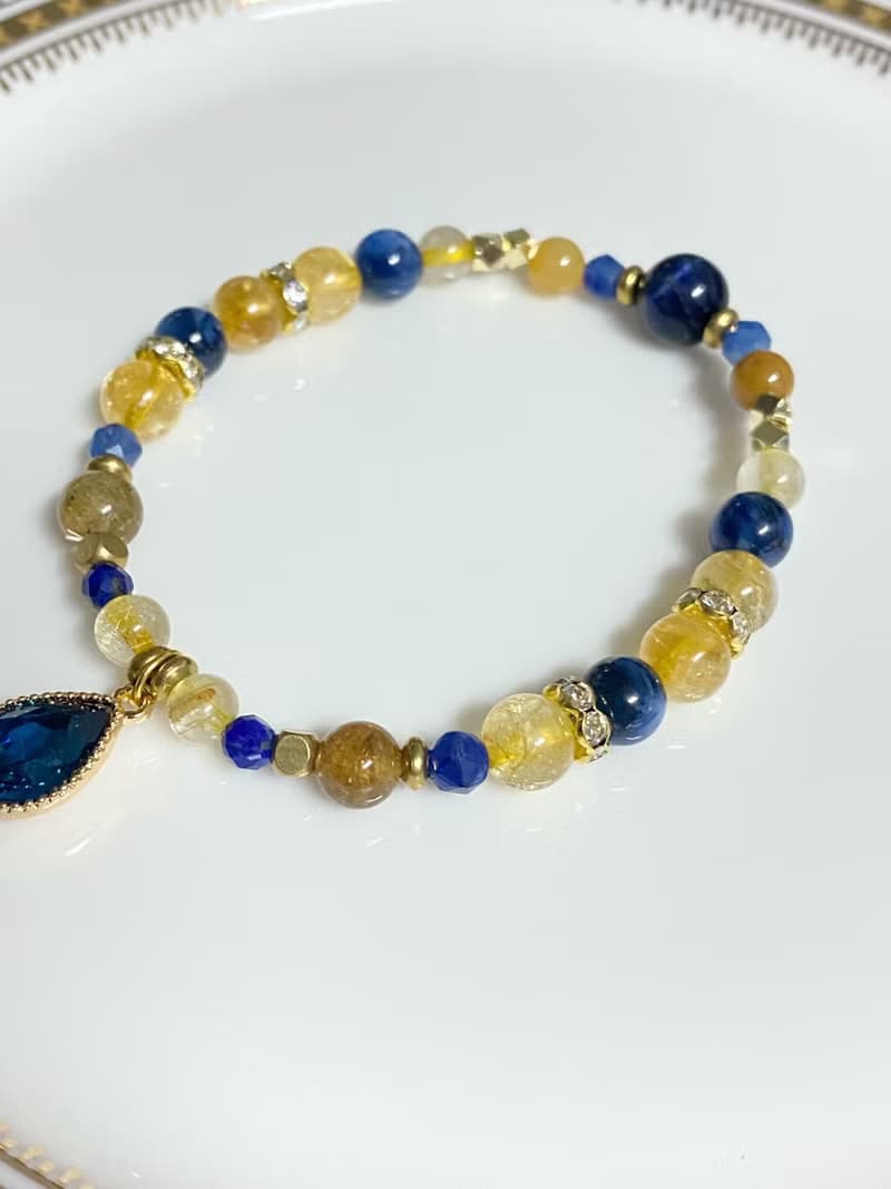 【那芙蒂蒂的驚艷】藍晶石 鈦晶 水晶手鍊