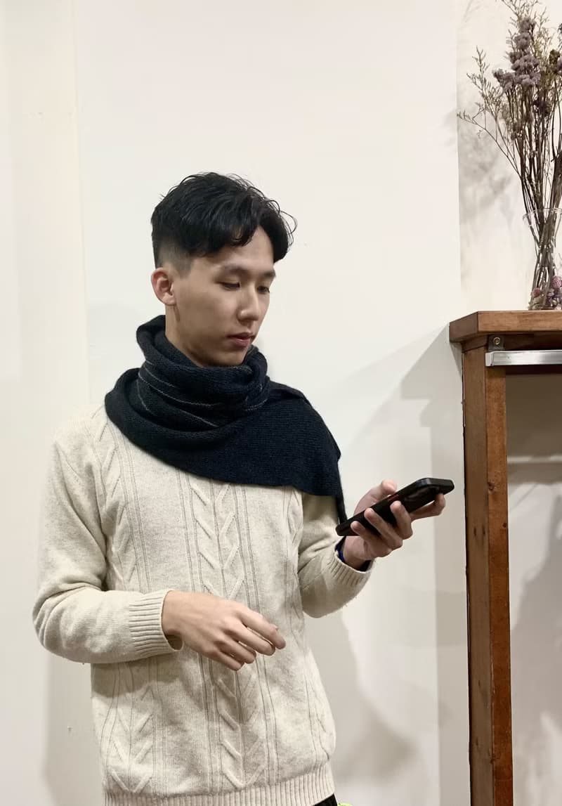 梯形100%克什米爾手作冬天圍巾。。黑/灰。中性款。男女可用