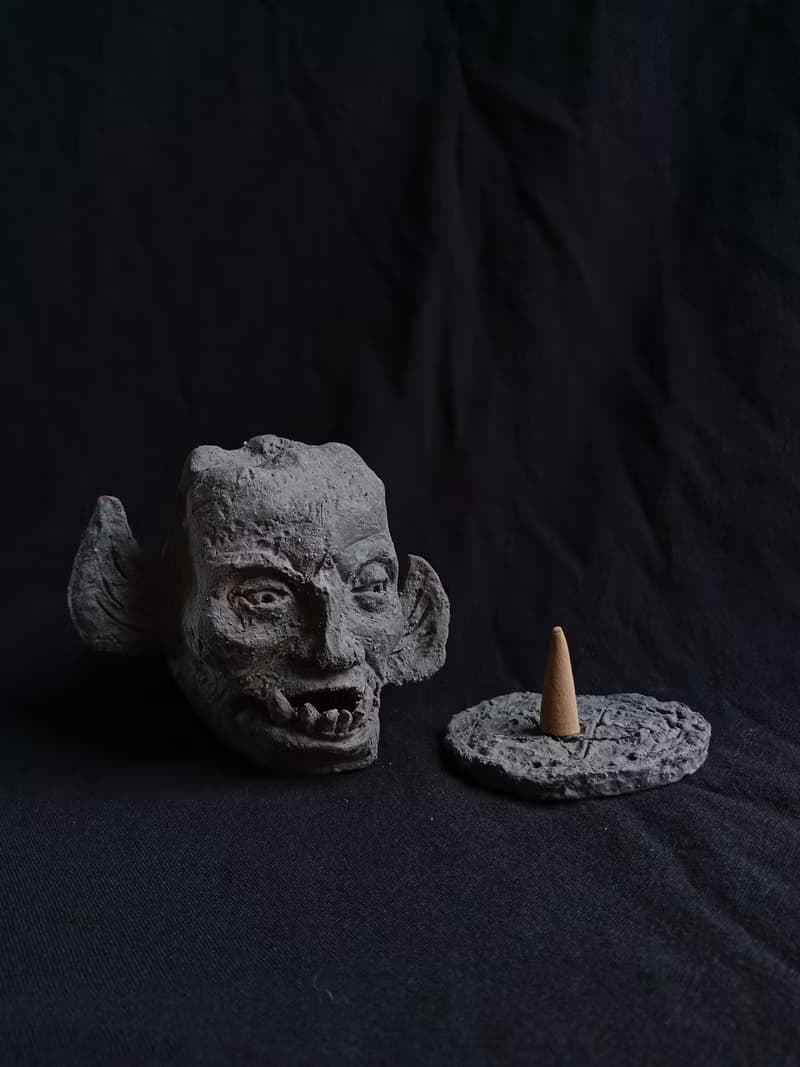 石像鬼雕像 (高10.5cm 雕塑 薰香錐 香錐罩 塔香罩 詭異)