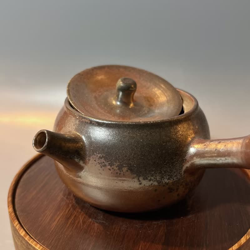 柴燒古銅金側把茶壺 / 小平凡手作