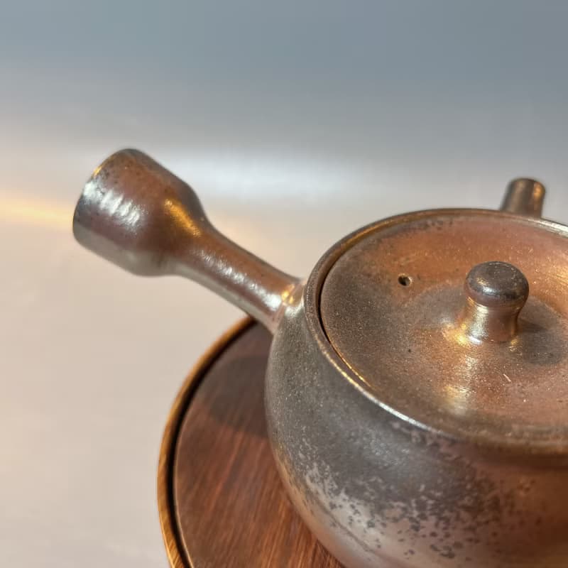 柴燒古銅金側把茶壺 / 小平凡手作