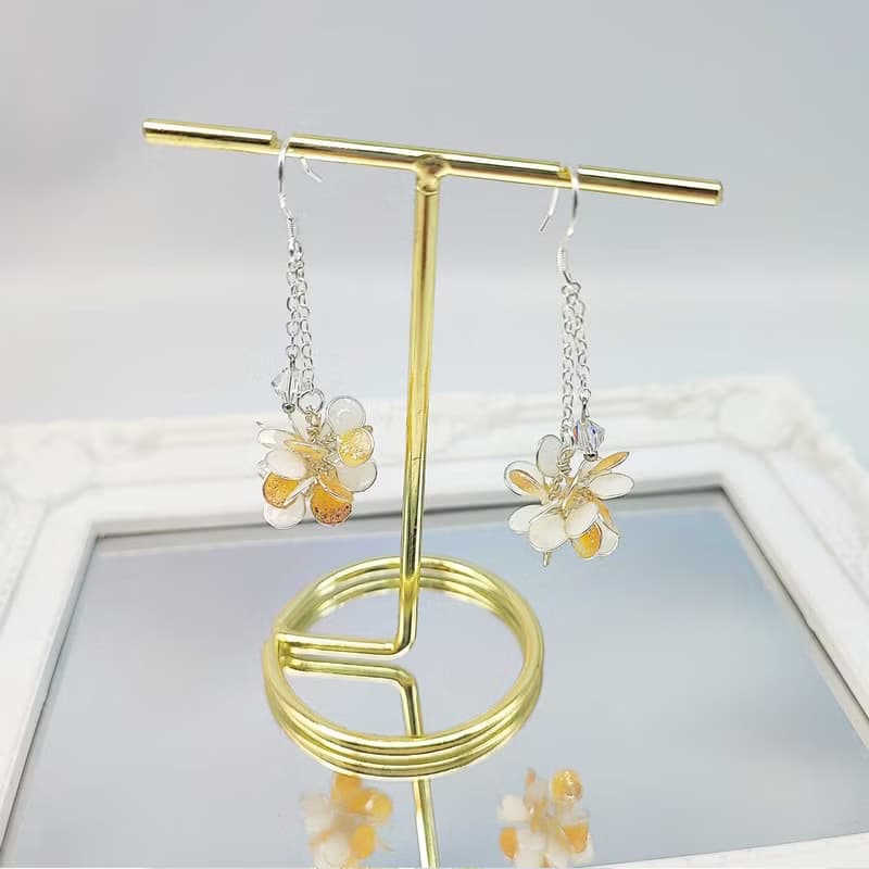 垂吊迷你花球耳飾