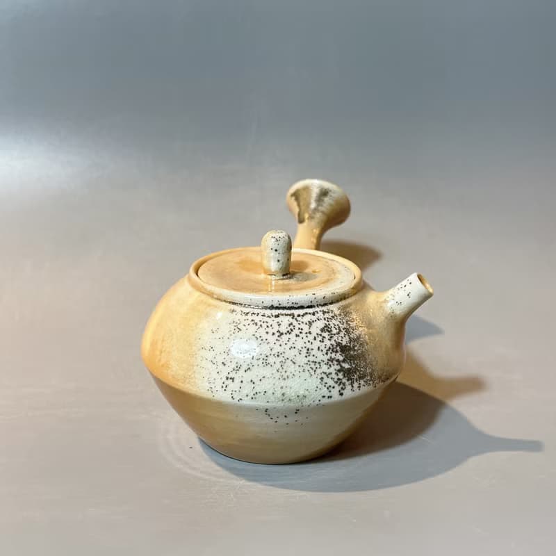 柴燒瓷土奶油系側把茶壺 / 古樸落灰  / 小平凡手作