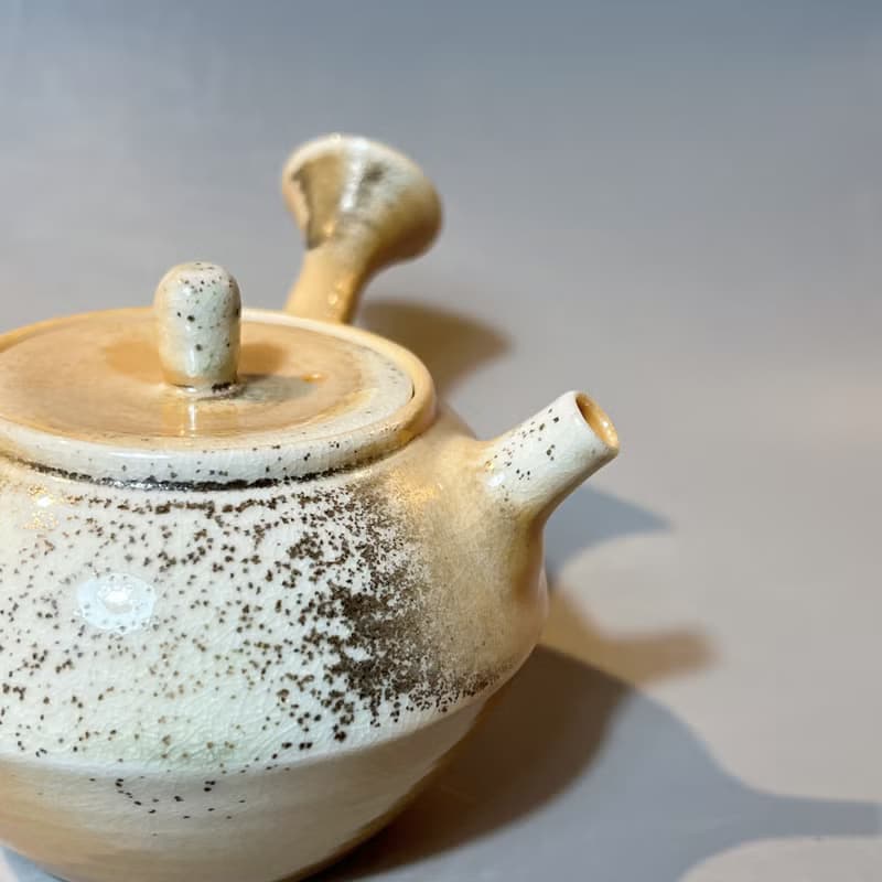 柴燒瓷土奶油系側把茶壺 / 古樸落灰  / 小平凡手作