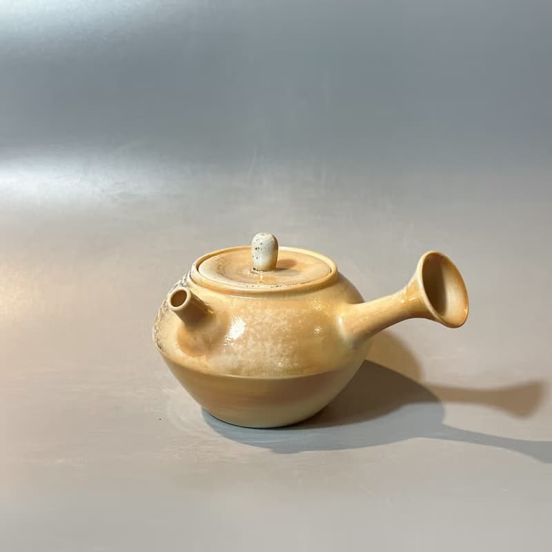 柴燒瓷土奶油系側把茶壺 / 古樸落灰  / 小平凡手作