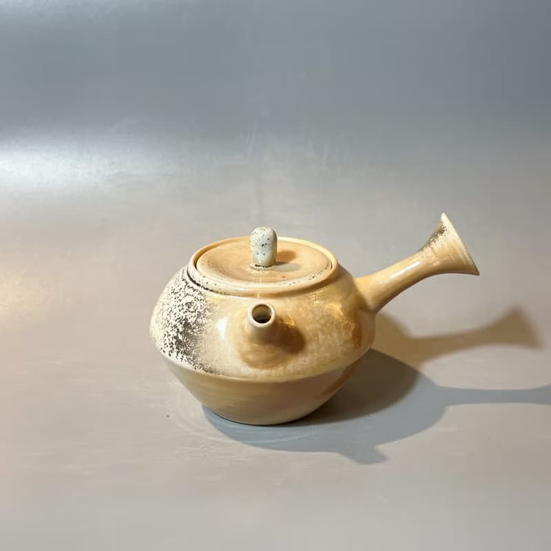 柴燒瓷土奶油系側把茶壺 / 古樸落灰  / 小平凡手作