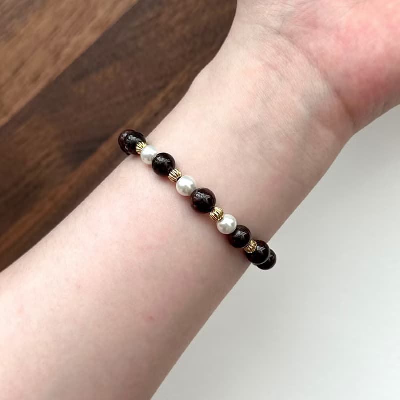 【摩羯水瓶座|1月】石榴石淡水珍珠球鍍金手鏈 魅力自信 幸福愛情