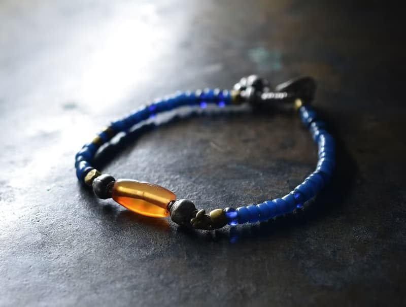 古代カーネリアンとoldチンシルバーとオリッサブラス、アンティークサックスブルーとブルービーズのブレス