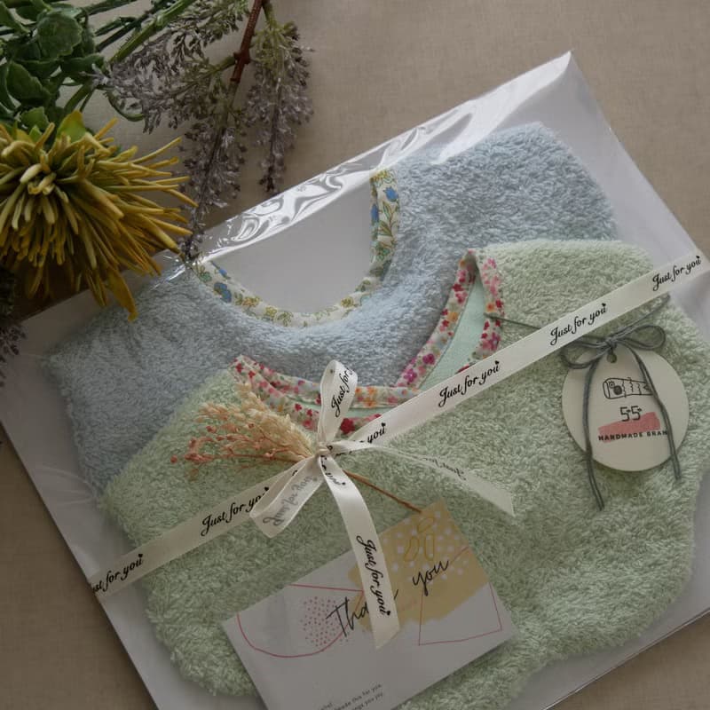 タオルとガーゼのリバーシブルスタイ　出産祝いギフト