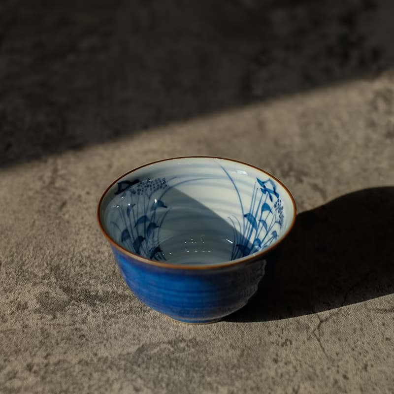【日本古美術】霽藍釉 秋草紋 煎茶杯