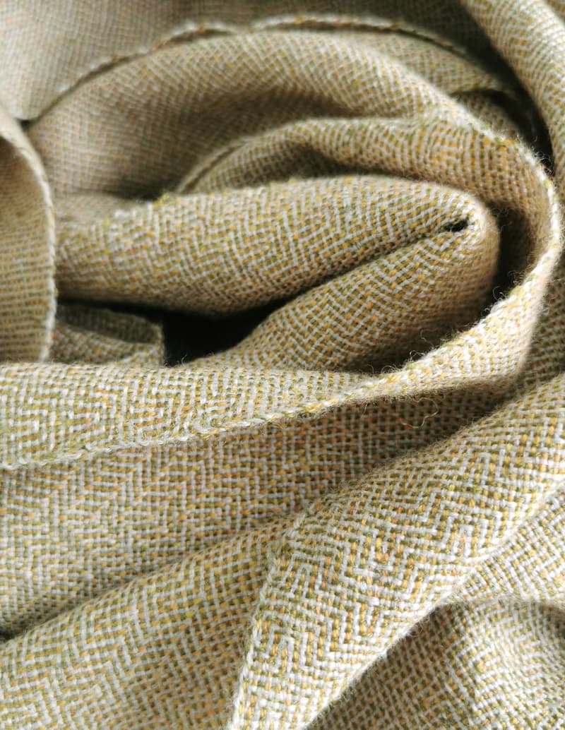 Handwoven by Carina | 手織美麗諾羊毛圍巾