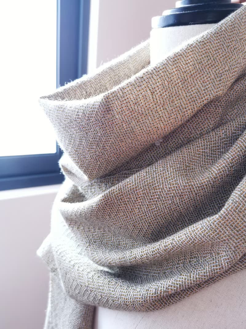 Handwoven by Carina | 手織美麗諾羊毛圍巾