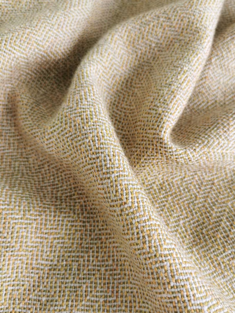 Handwoven by Carina | 手織美麗諾羊毛圍巾