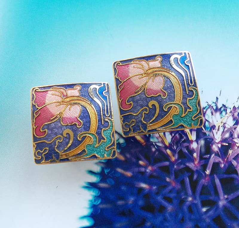 【西洋古董飾品 】景泰藍 藍底花卉 神話世界 夾式耳環