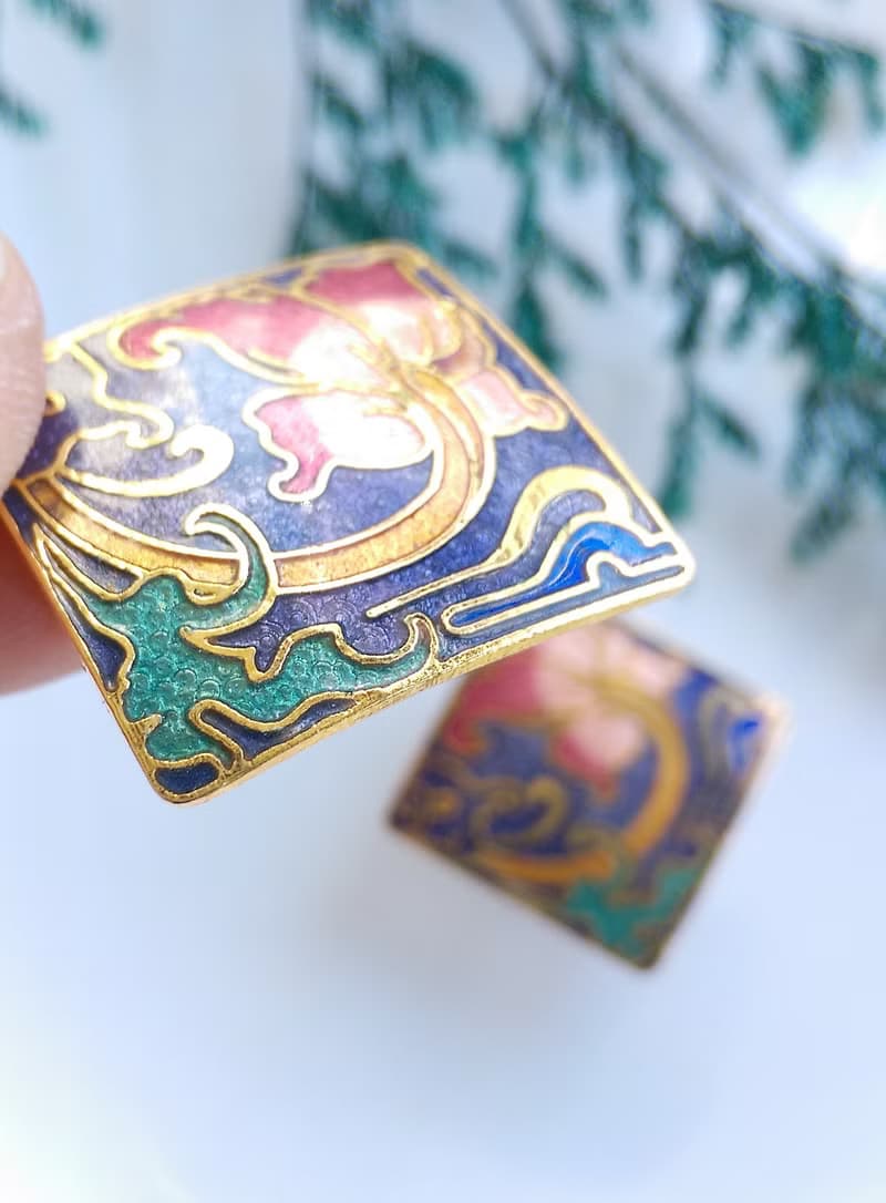 【西洋古董飾品 】景泰藍 藍底花卉 神話世界 夾式耳環