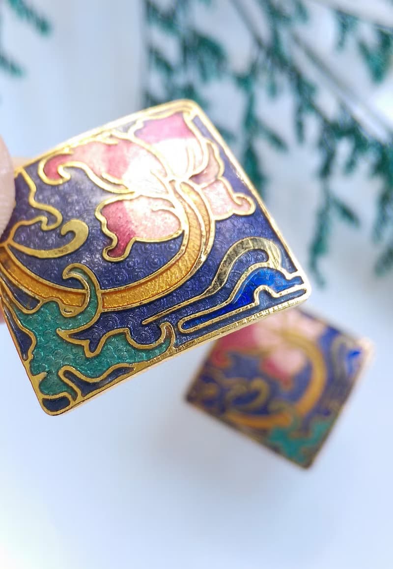【西洋古董飾品 】景泰藍 藍底花卉 神話世界 夾式耳環