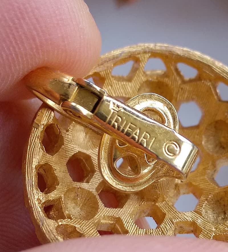 Vintage Jewelry 西洋古董飾品 TRIFARI  藝術幾何 蜂巢 夾式耳環