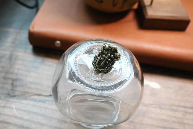 黄铜盾牌胸针复古罗马风格胸花有质感