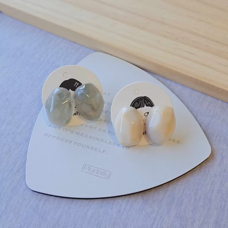 耳針 / 耳夾 /不規則樹脂耳環