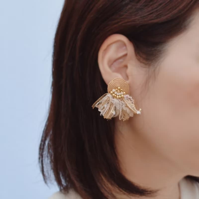 イヤリング/String tassel earrings /Milk Tea