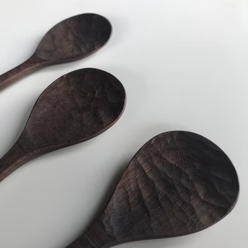ブラックウォルナットの鋸目のスプーン