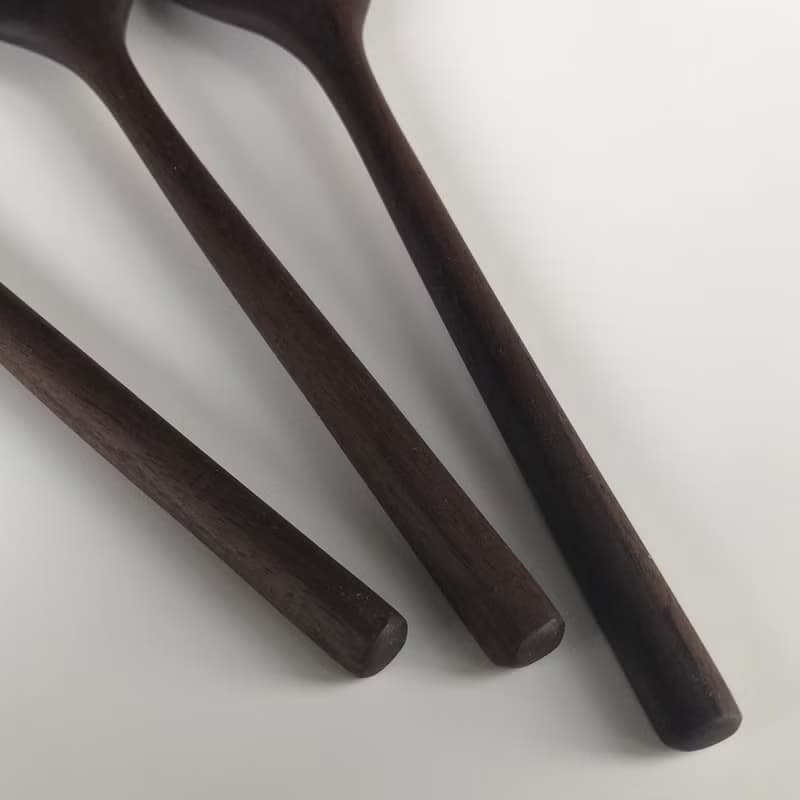 ブラックウォルナットの鋸目のスプーン