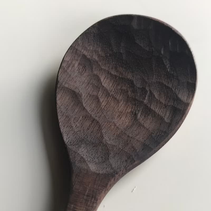 ブラックウォルナットの鋸目のスプーン