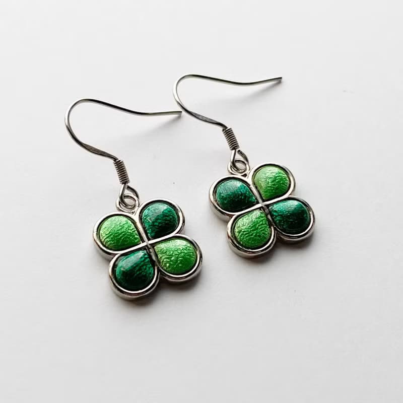 クローバー 【Leaf Green】七宝焼のピアス イヤリング 純銀胎七宝