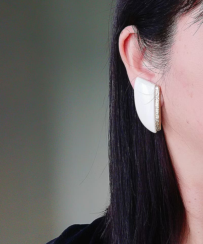 vintage jewelry Trifari 珍珠光澤賽珞珞 夾式耳環