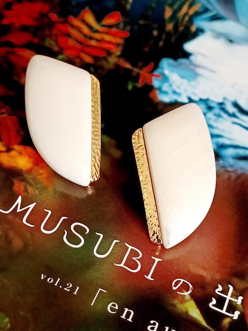 vintage jewelry Trifari 珍珠光澤賽珞珞 夾式耳環