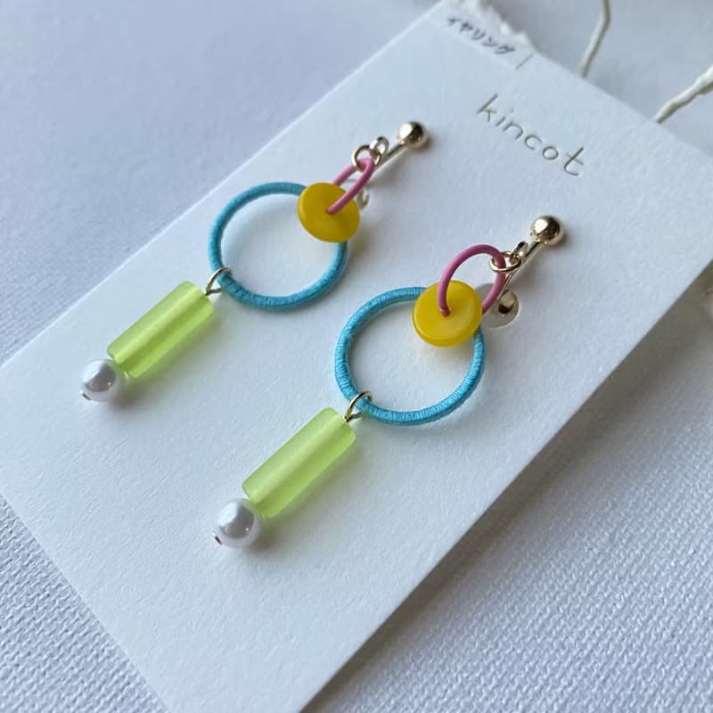 ギミックピアス・イヤリング【ライトグリーン】