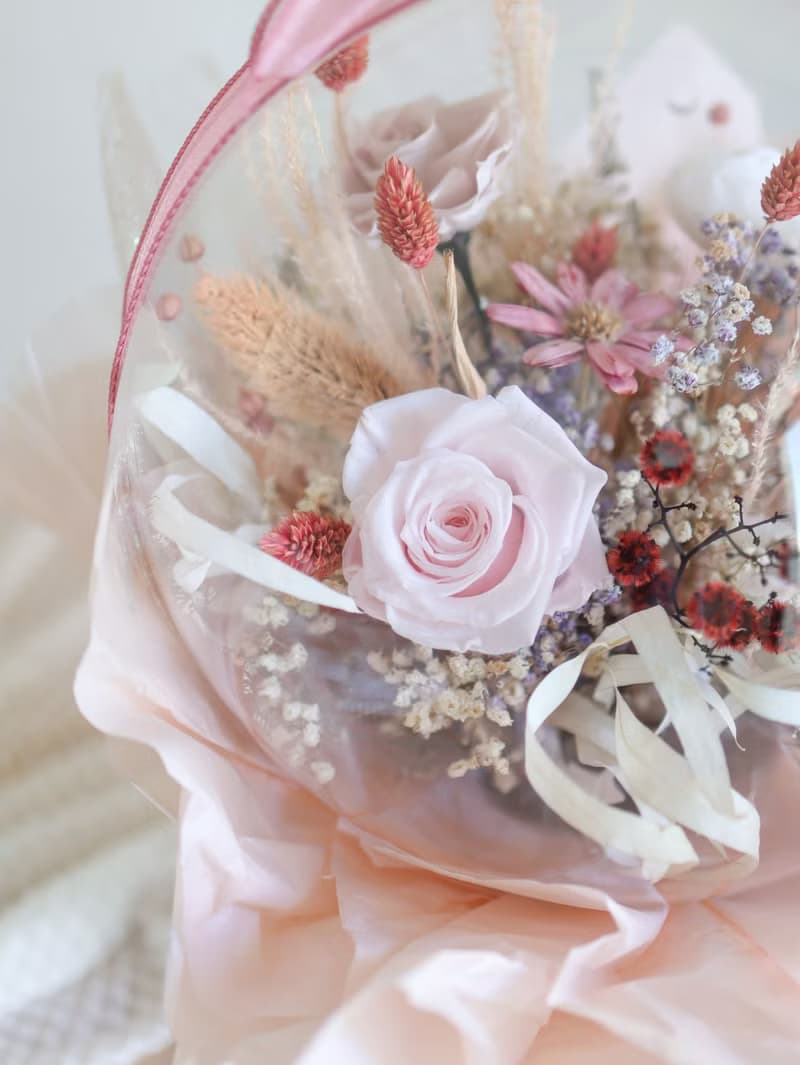 絢爛光芒 x 不凋乾燥花抱抱桶