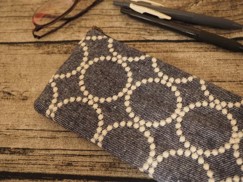 手工製作 簡約灰藍刺繡圈圈圖案 筆袋 眼鏡袋 餐具袋