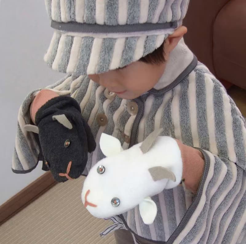 【こども用】白やぎ黒やぎミトン ブルー 手袋