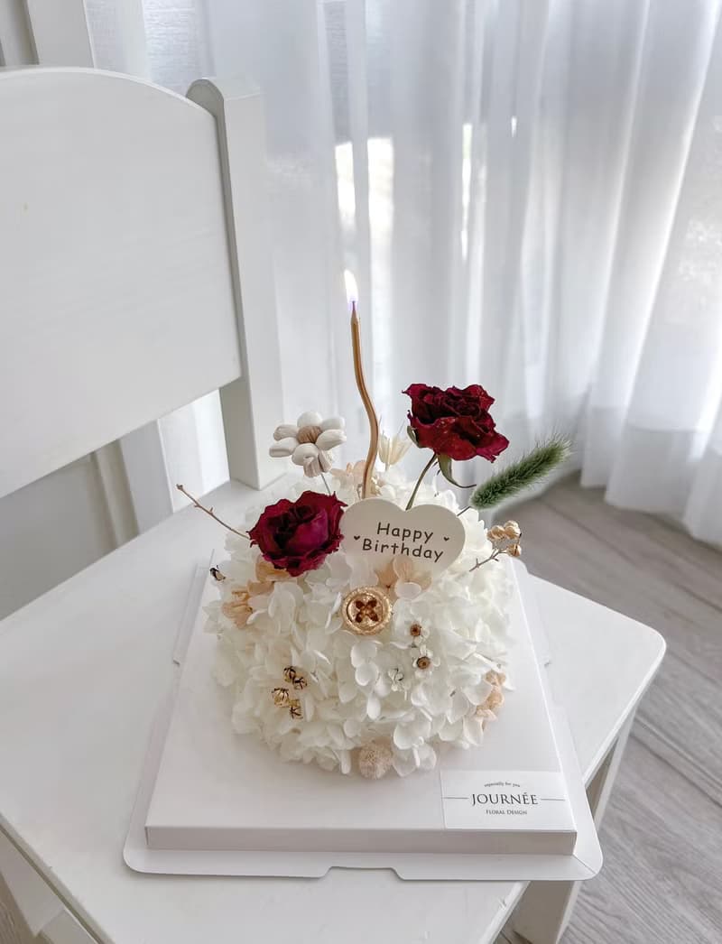 Journee雪地上的玫瑰小花蛋糕禮盒 永生花乾燥花蛋糕乾燥花束