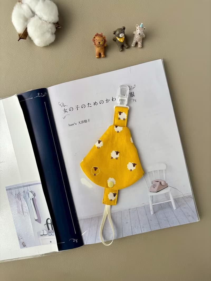 奶嘴鏈奶嘴保護套 乳酪蛋糕小綿羊  手作嬰兒用品 彌月禮