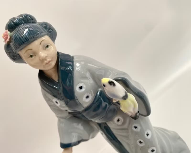 復古小雕像西班牙藝妓雕像與鳥 20 世紀 70 年代 Casades