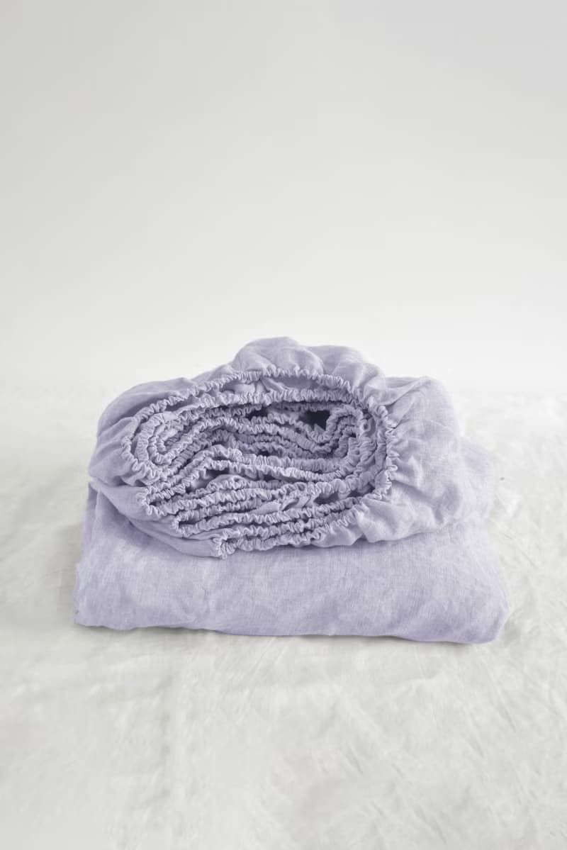 Pastel lavender linen fitted sheet / Softened linen bed sheet / Deep pocket