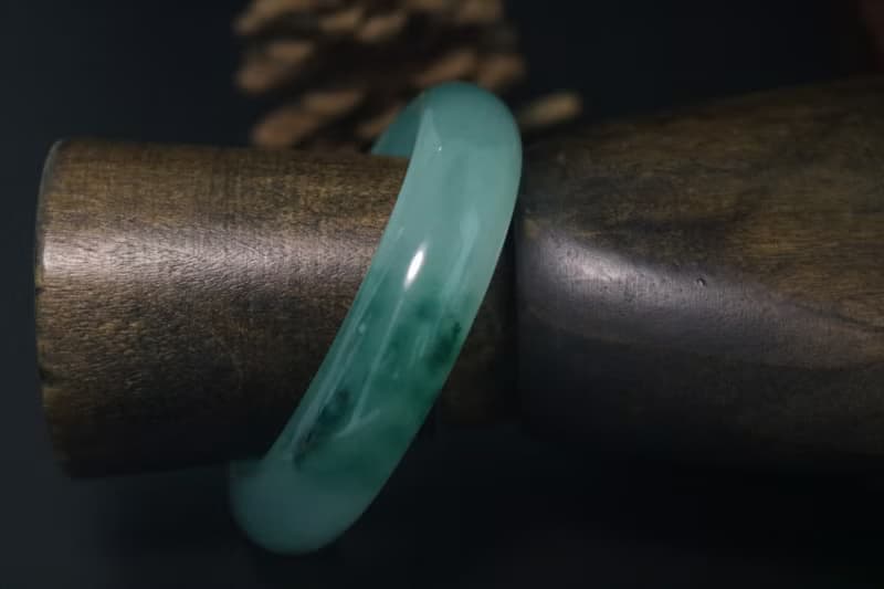 天然冰種綠飄花手鐲氣質玉手環禮盒版