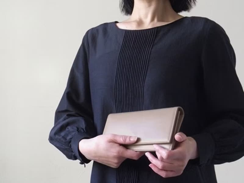 日本製革で作ったシックな長財布 - Long Wallet - BEIGE - CAREN QUOYLE -