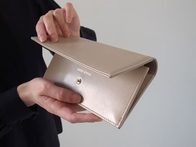 日本製革で作ったシックな長財布 - Long Wallet - BEIGE - CAREN QUOYLE -
