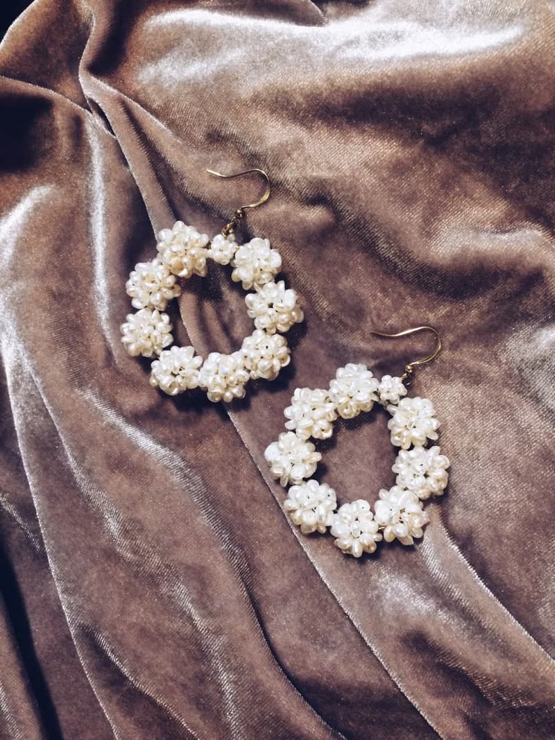 Iri Hoops 珍珠雪花大環耳飾