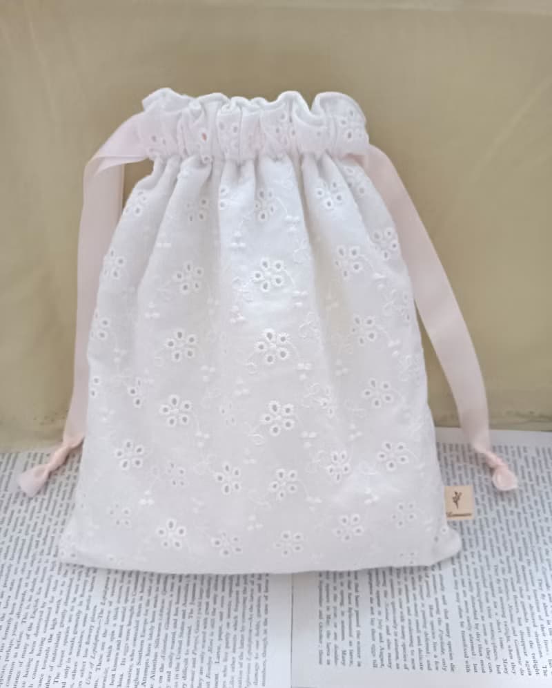 白色純棉刺繡小碎花束口袋手機袋化妝收納袋