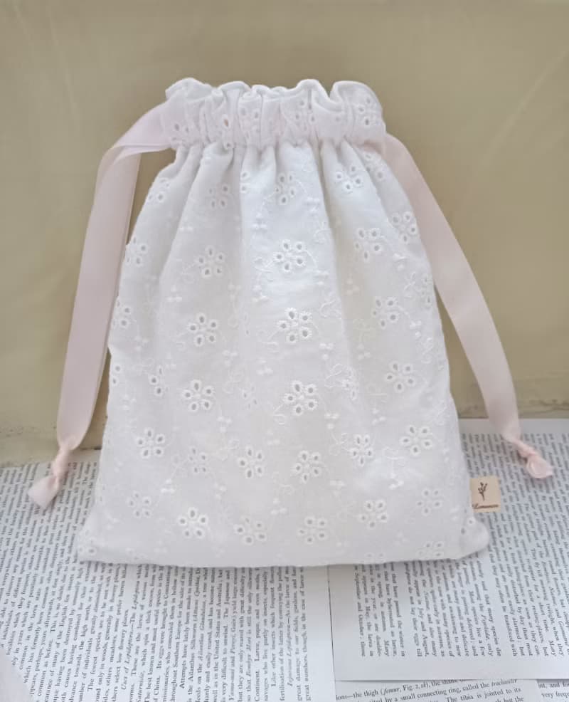 白色純棉刺繡小碎花束口袋手機袋化妝收納袋