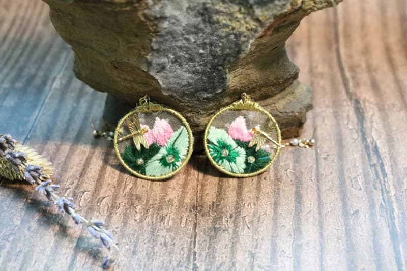原創中國風刺繡荷葉蜻蜓圖耳環復古艺文耳飾