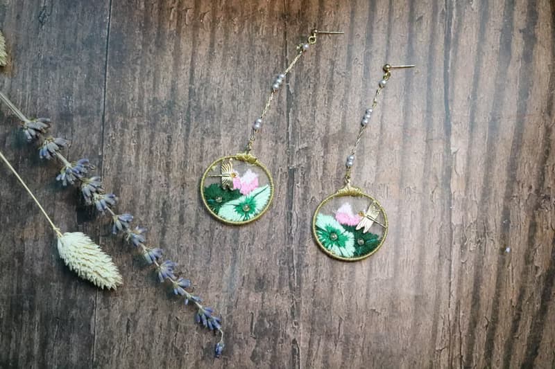 原創中國風刺繡荷葉蜻蜓圖耳環復古艺文耳飾
