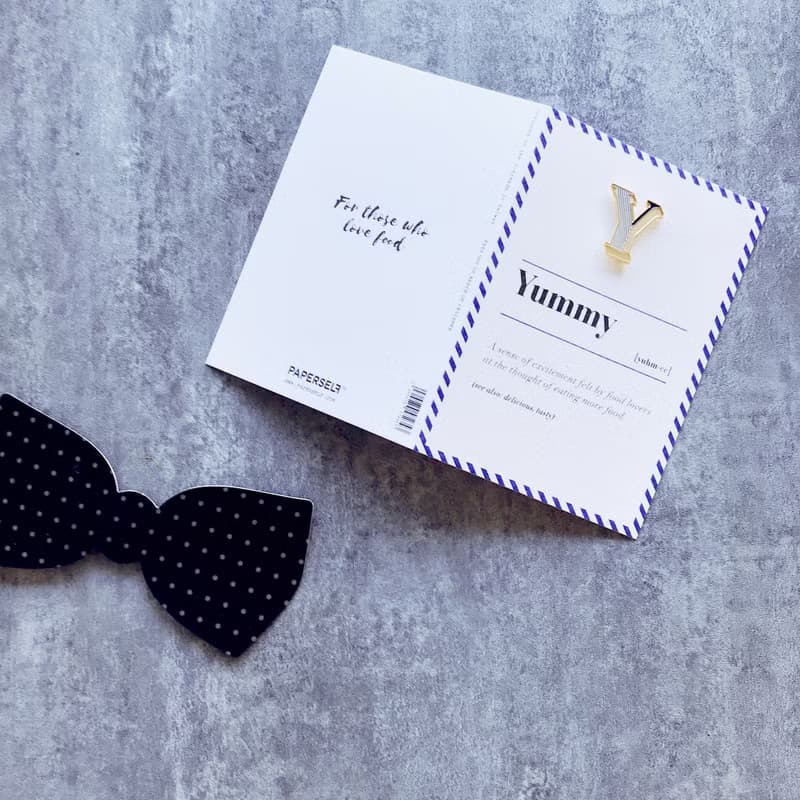 Y / Yummy -琺瑯徽章卡－附信封 開學季 情人卡 萬用字母卡